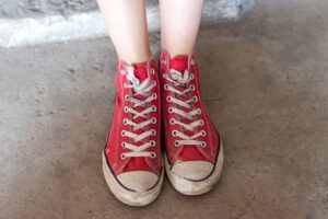 Come Igienizzare le scarpe usate: come fare, cosa serve e consigli utili