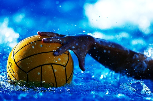 Pallanuoto che sport è? A cosa fa bene, origine, come si gioca, regole e curiosità