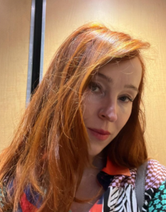 Ruth Connell chi è? Biografia, età, altezza, peso, carriera, figli, marito, Instagram e vita privata