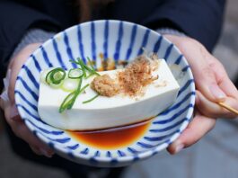 Come cucinare il Tofu: che cos'è, ricette, come mangiarlo e consigli
