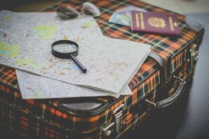 Cose Essenziali da Portare in Viaggio Guida Completa Cose Essenziali da Portare in Viaggio: Guida Completa