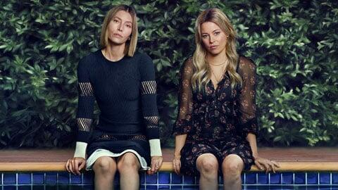 "Sorelle Sbagliate": crime drama con Jessica Biel e Elizabeth Banks dal 29 maggio su Prime Video