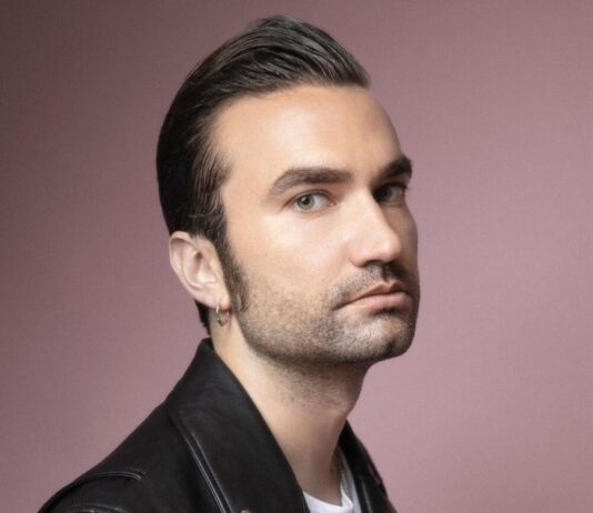Chi è Tropico (Davide Petrella)? Biografia, età, carriera, fidanzata, Instagram e canzoni famose