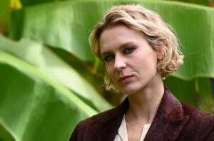 Estranei: la nuova fiction Rai2 con Elena Radonicich tra mistero, comunità e tensioni sociali
