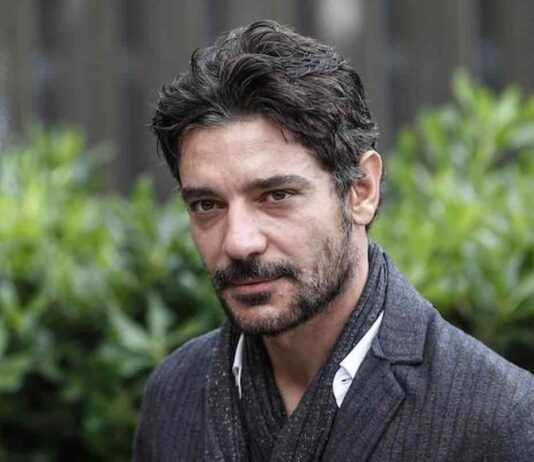 Giuseppe Zeno protagonista di Tempi Supplementari: cast, trama, di cosa parla e quando va in onda