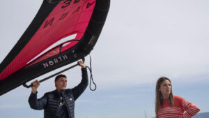 Wings & Waves: la nuova serie sportiva tra mare, adrenalina e trasformazione personale