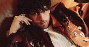 Revelé (Giuseppe Cacciapuoti) chi è? Biografia, età, da dove viene, carriera, canzoni, Instagram e vita privata
