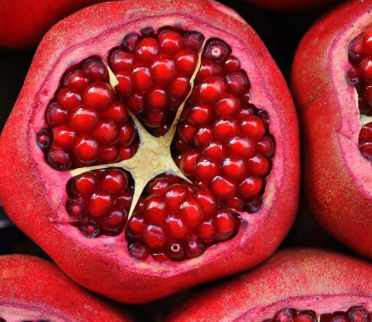 Come estrarre il Succo di Melograno e conservarlo: Guida Completa