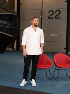 Robert Whittaker (lottatore) chi è