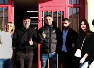 Fedez ed Emis Killa incontrano i detenuti a Monza: musica, responsabilità e seconde possibilità dietro le sbarre Fedez ed Emis Killa incontrano i detenuti a Monza