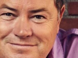 Mike Brewer chi è? Biografia completa, età, carriera, programmi automobilistici, figli, moglie, Instagram e vita privata