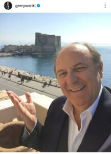 Chi è la moglie di Gerry Scotti e quanti figli ha Chi è la moglie di Gerry Scotti e quanti figli ha? Tutto sulla famiglia del famoso conduttore