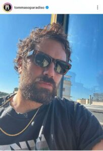 Chi è la moglie di Tommaso Paradiso e quanti figli ha Chi è la moglie di Tommaso Paradiso e quanti figli ha