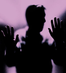 Elisa Alberti lancia “Male Inesistente”: il brano sulla fibromialgia che dà voce al dolore invisibile