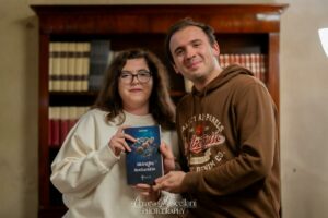 Il Vagabondo detto Houston e Annalisa Mirizzi: musica e libri contro la guerra diventano virali sul web