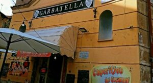 Dove si trova il bar de I Cesaroni a Garbatella: location reale e come visitarlo