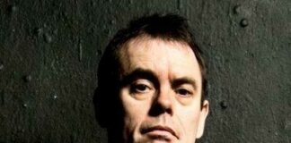 Kevin Eldon chi è