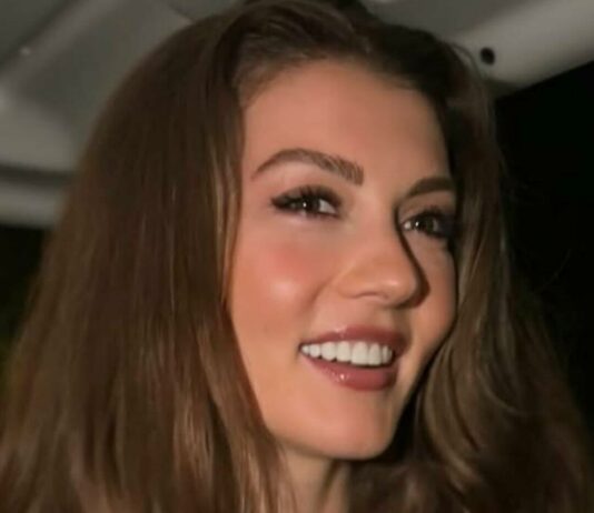 Burcu Özberk chi è