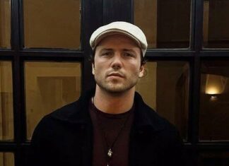Tolga Sarıtaş chi è? Età, biografia, moglie, figli, film e serie TV, Instagram e vita privata Tolga Sarıtaş chi è