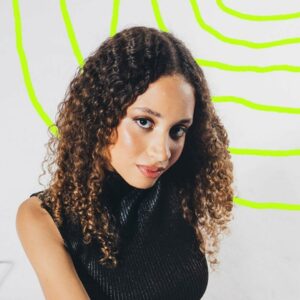 Chi è Alìa? Vero nome, età, biografia, canzoni e vita privata di Martina Cerutti Chi è Alìa? Vero nome, età, biografia, canzoni e vita privata di Martina Cerutti