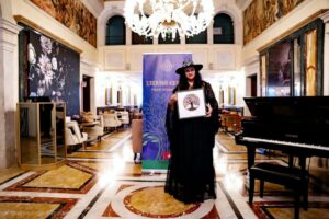 Gipsy Fiorucci premiata a Venezia vince il Premio Internazionale Laudato Creato con Dea Madre Terra Gipsy Fiorucci premiata a Venezia: vince il Premio Internazionale Laudato Creato con Dea Madre Terra