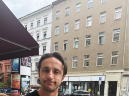 Ahmet Rıfat Şungar chi è